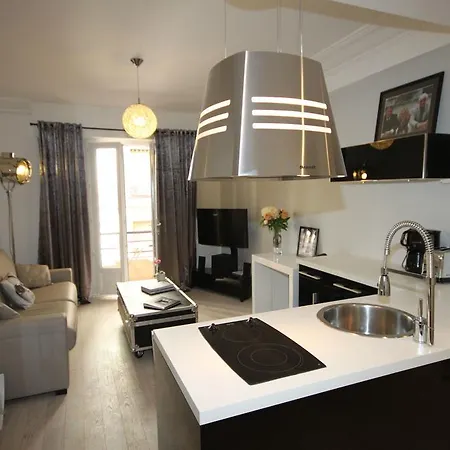 From Hollywood To Bollywood 2 Bedrooms 2 Bathrooms - 1 Min From Croisette&Beach, 12 Min From The Palais Cannes Extérieur photo