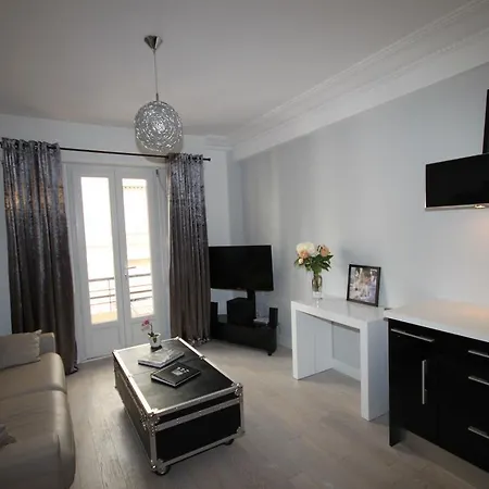 From Hollywood To Bollywood 2 Bedrooms 2 Bathrooms - 1 Min From Croisette&Beach, 12 Min From The Palais Cannes Extérieur photo